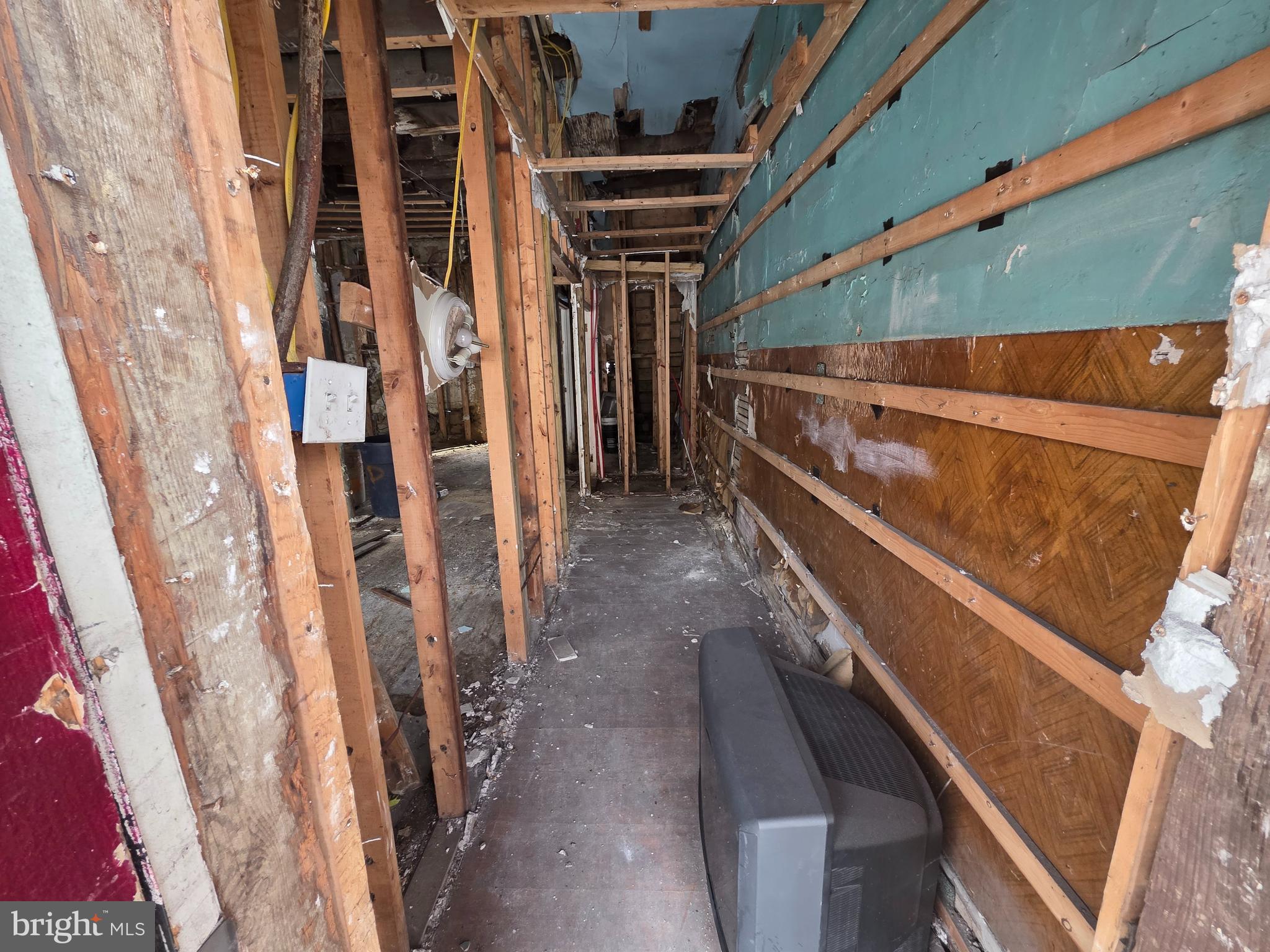 426 Centre Street Ashland, PA 17921 - Photo 4 of 30 a view of entryway