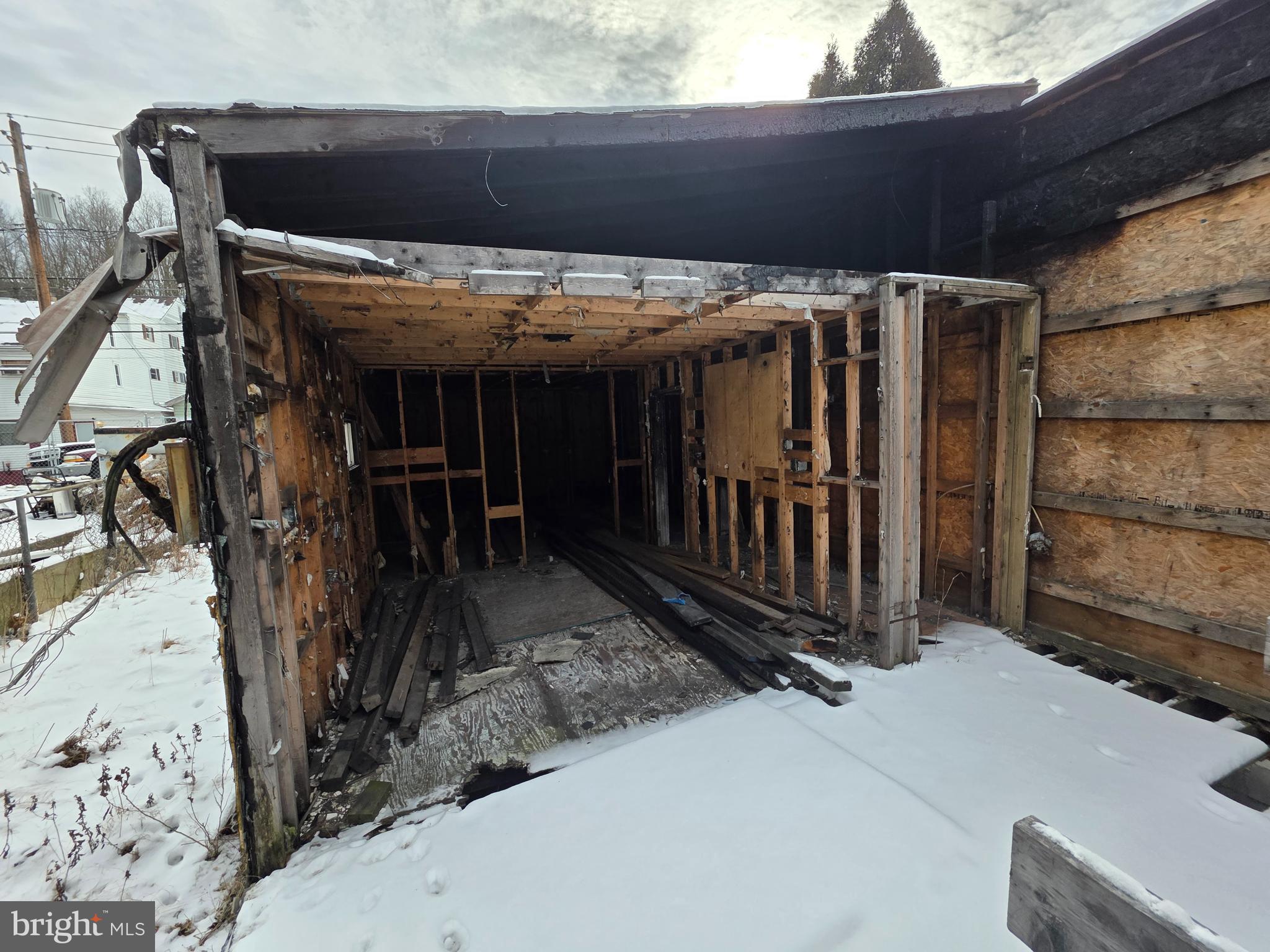 426 Centre Street Ashland, PA 17921 - Photo 9 of 30 a view of entryway