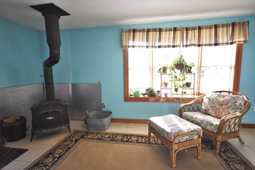 28 Kimball Road Amesbury, MA 01913 - Photo 4 of 32