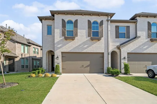 $320,000 | 1136 Queensdown Way, Forney, TX 75126