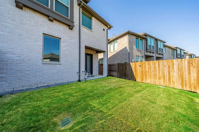 $320,000 | 1136 Queensdown Way, Forney, TX 75126