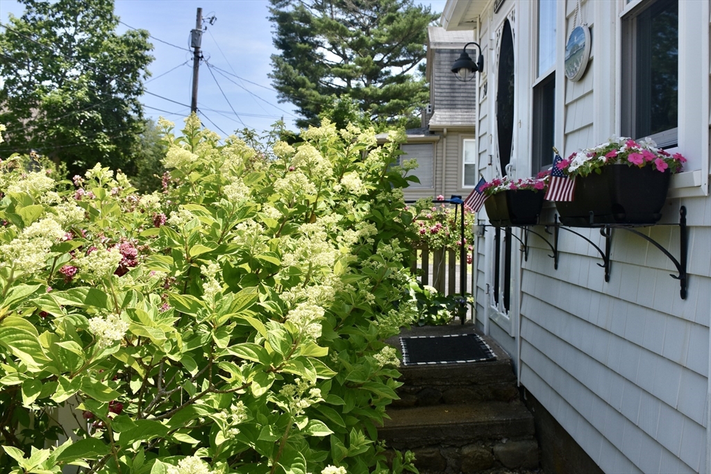 30 13th Street Wareham, MA 02558 - Photo 7 of 31