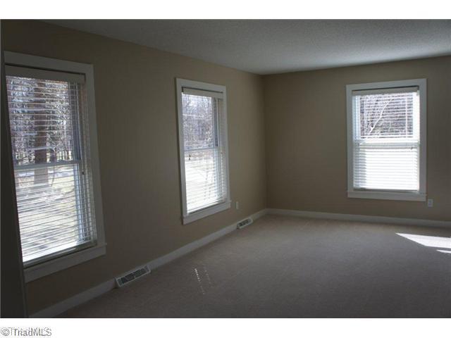 1470 Chesterfield Road Lewisville, NC 27023 - Photo 5 of 14 Living Room.