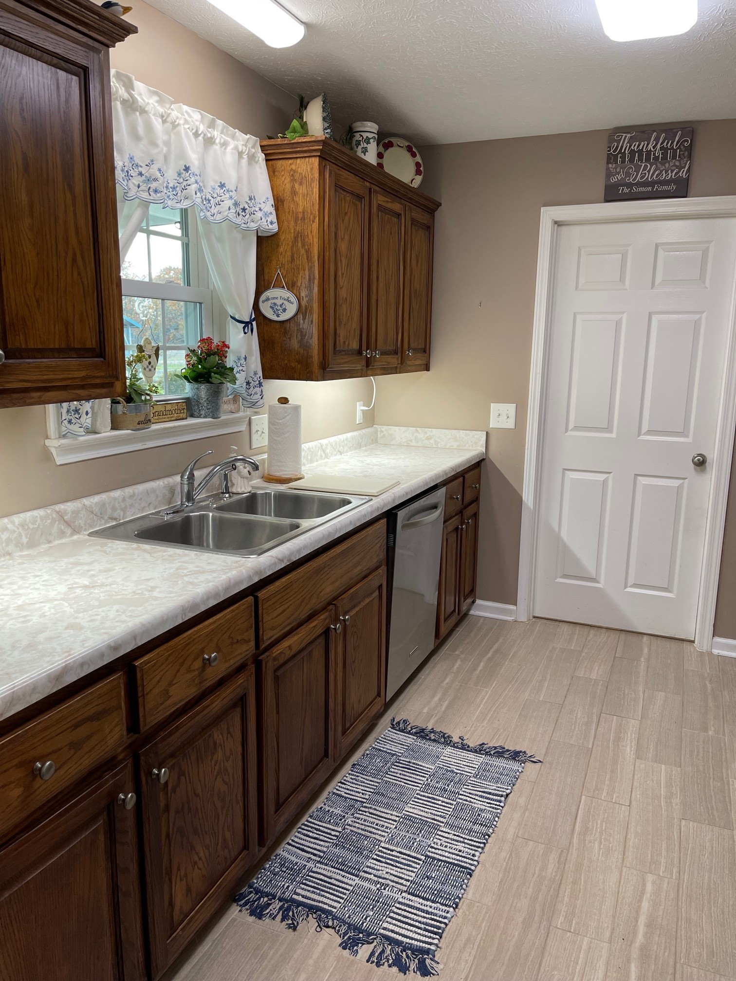488 Cook Road Portland, TN 37148 - Photo 14 of 24 a bathroom with a sink and a mirror