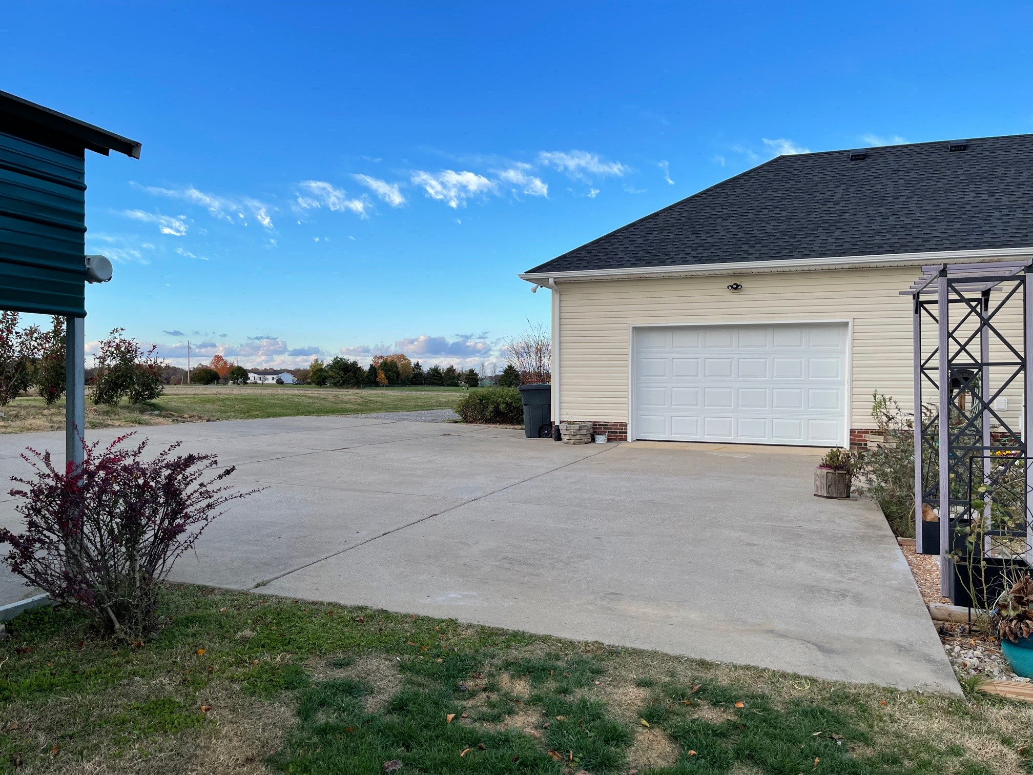 488 Cook Road Portland, TN 37148 - Photo 7 of 24 a view of a house with a yard