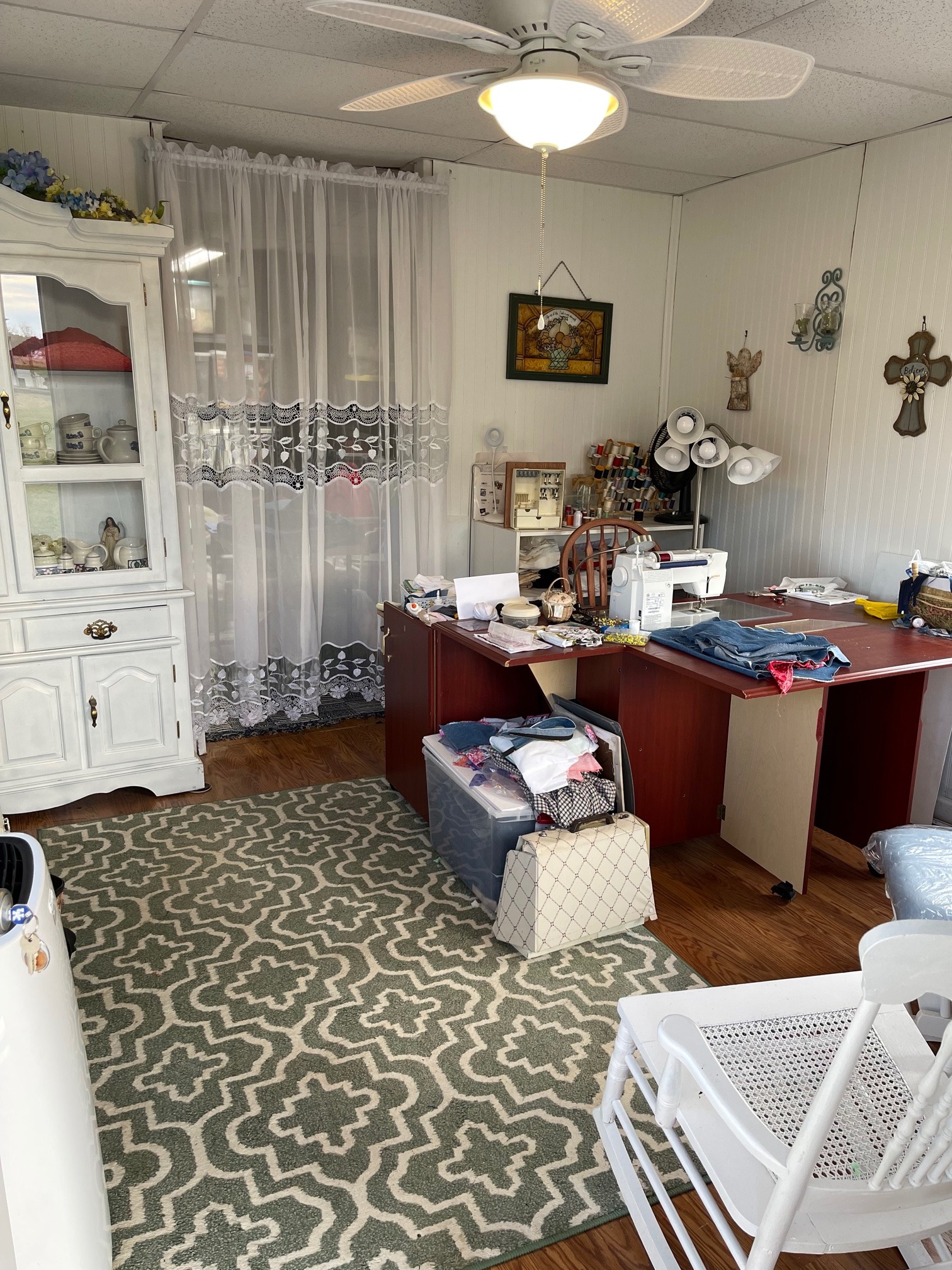 488 Cook Road Portland, TN 37148 - Photo 10 of 24 a room with a couch and a window