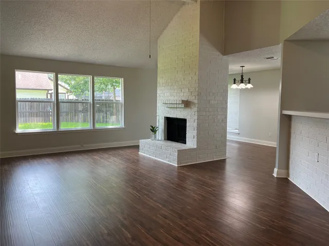 $2,000 | 2703 Hot Springs Drive, Pearland, TX 77584