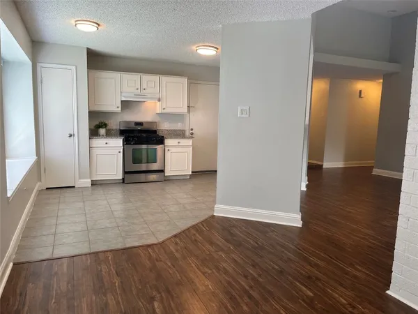 $2,000 | 2703 Hot Springs Drive, Pearland, TX 77584