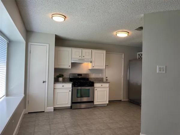 $2,000 | 2703 Hot Springs Drive, Pearland, TX 77584