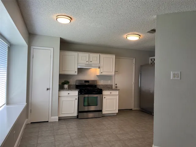 $2,000 | 2703 Hot Springs Drive, Pearland, TX 77584