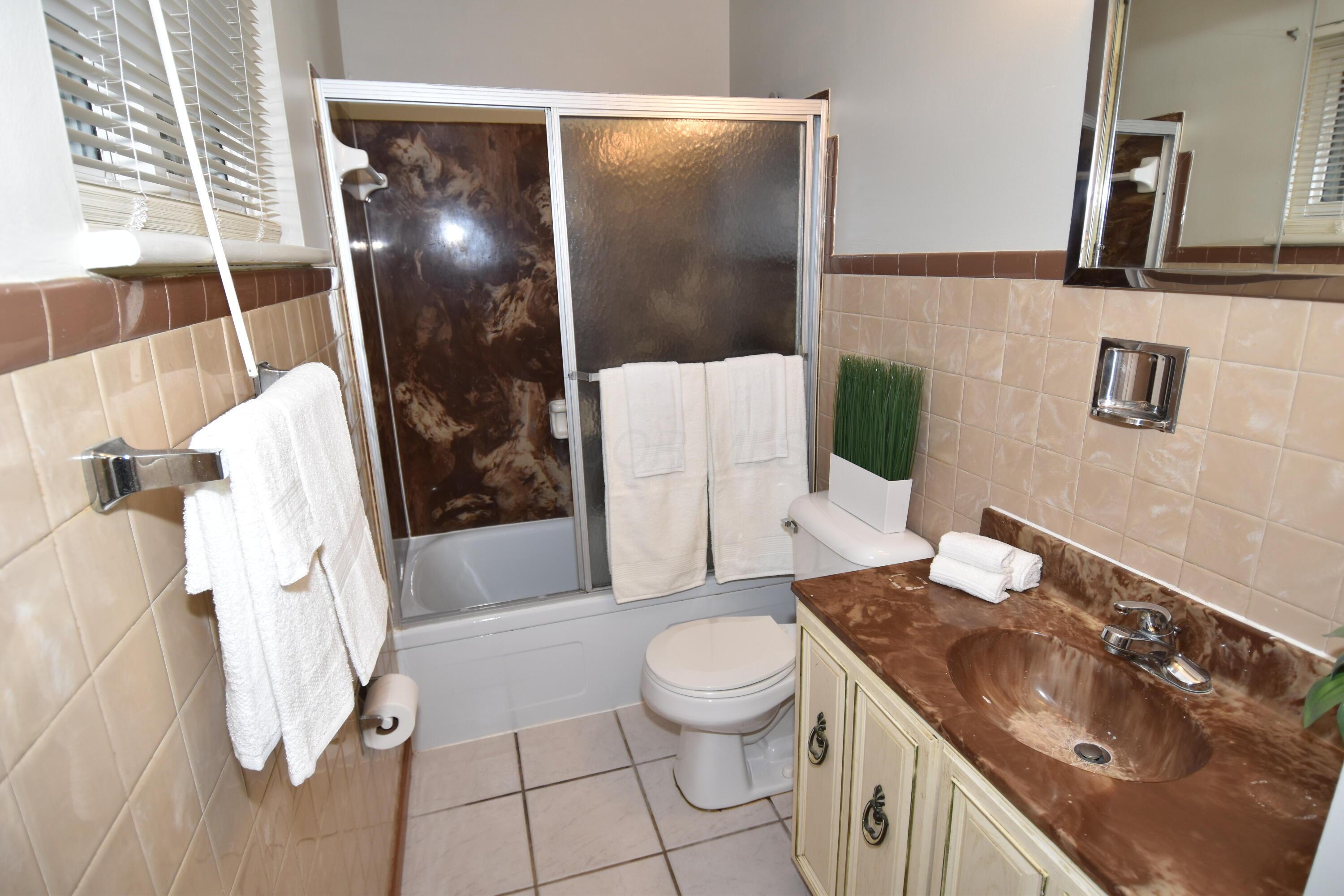 7075 Bartlett Road Reynoldsburg, OH 43068 - Photo 21 of 34 Owners Bath