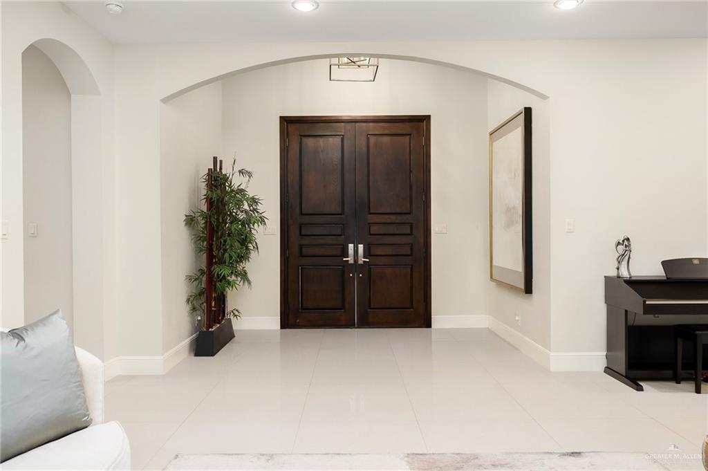 3003 Las Colinas Lane Mission, TX 78574 - Photo 3 of 31