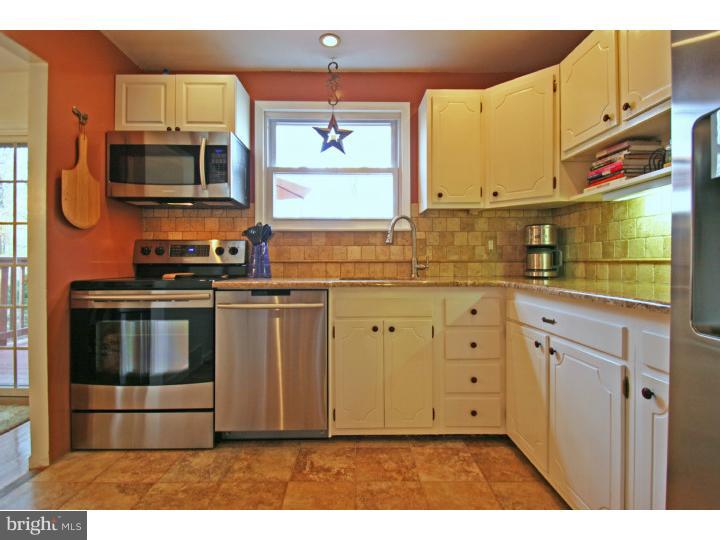 413 Berkley Road Exton, PA 19341 - Photo 11 of 24 Kitchen