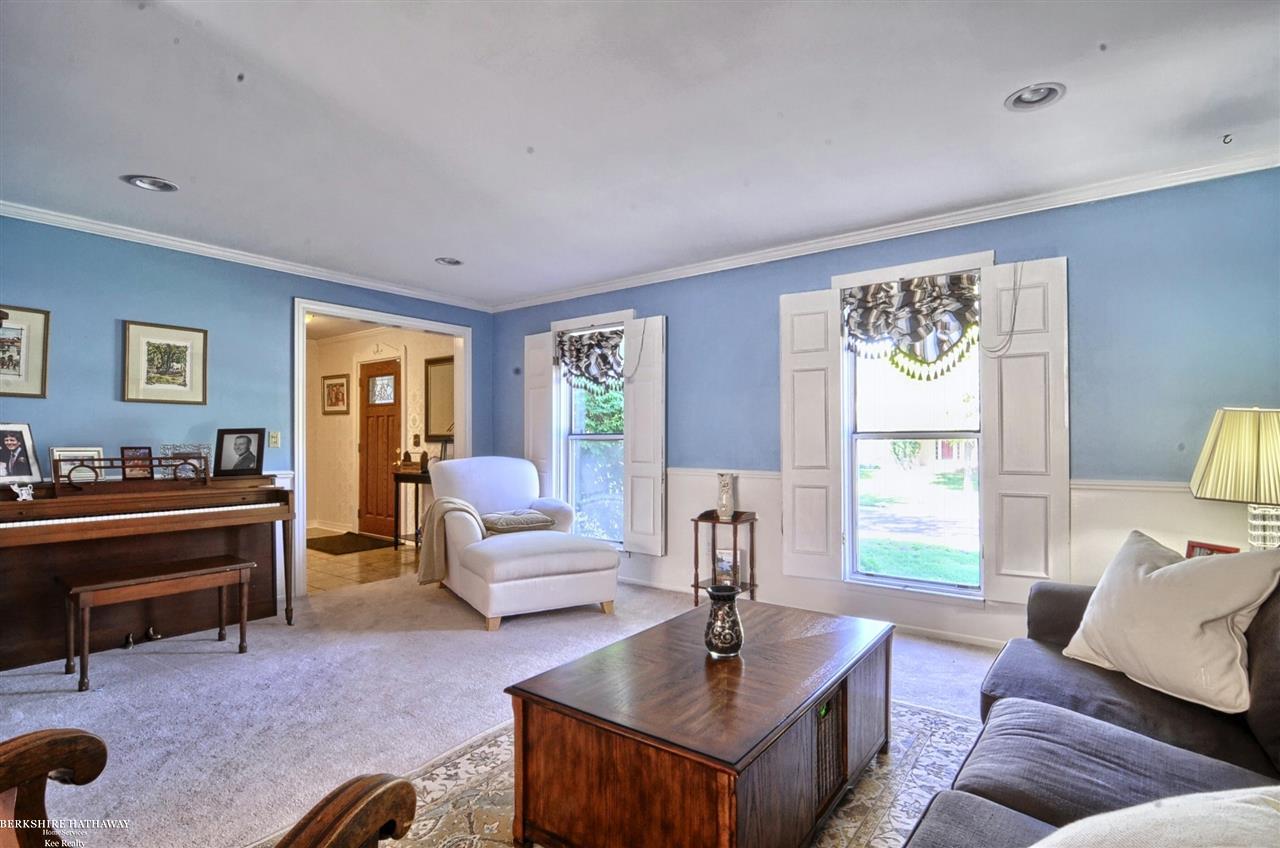 1140 Whispering Knoll Lane Rochester Hills, MI 48306 - Photo 2 of 35