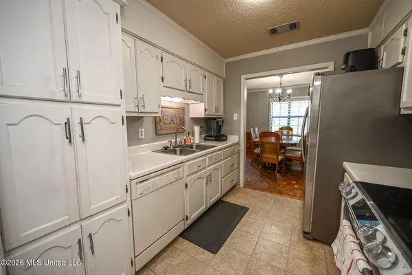 $240,000 | 6406 Cherokee Drive, Olive Branch, MS 38654