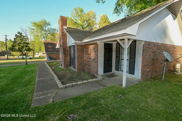 $240,000 | 6406 Cherokee Drive, Olive Branch, MS 38654