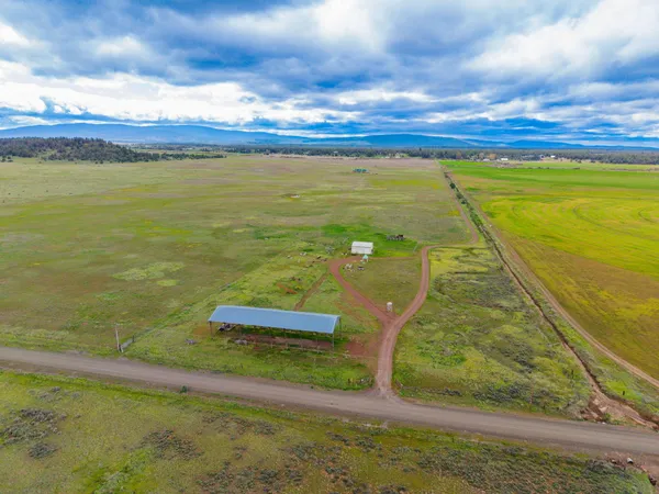 $749,900 | 1733 County Road 90, Lookout, CA 96054