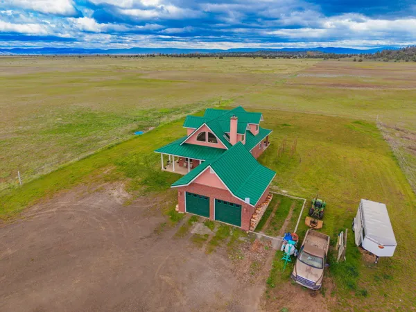 $749,900 | 1733 County Road 90, Lookout, CA 96054