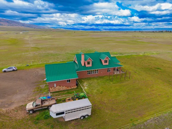 $749,900 | 1733 County Road 90, Lookout, CA 96054