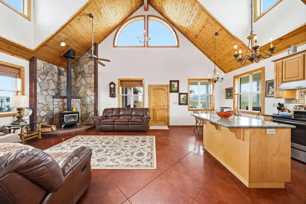 $749,900 | 1733 County Road 90, Lookout, CA 96054