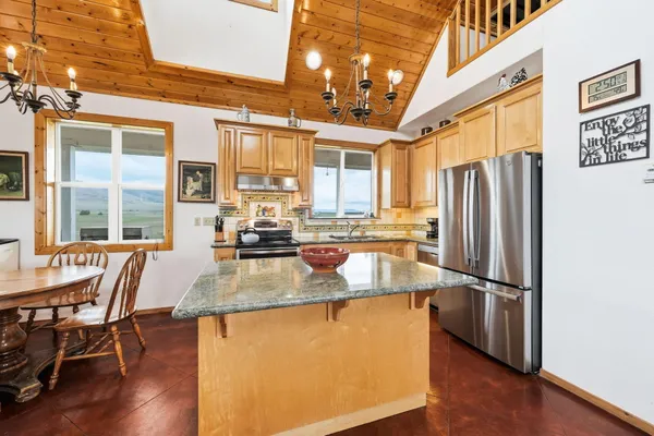 $749,900 | 1733 County Road 90, Lookout, CA 96054