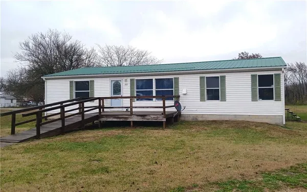 $180,000 | 600 South 7th Street, Deepwater, MO 64740