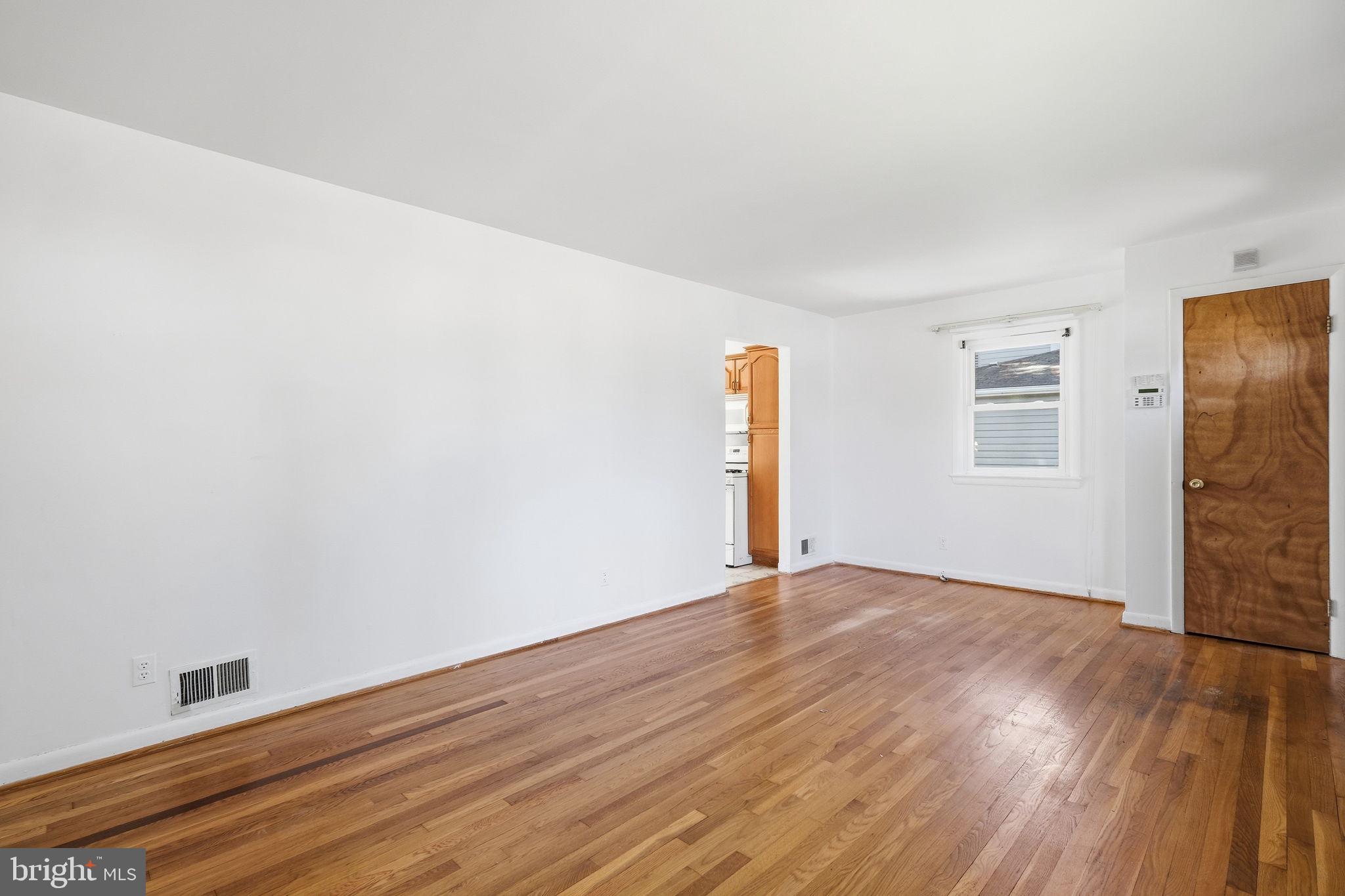 9205 4th Street Lanham, MD 20706 - Photo 7 of 30