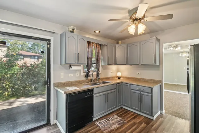 $250,000 | 6260 Sunflower Drive, Matteson, IL 60443