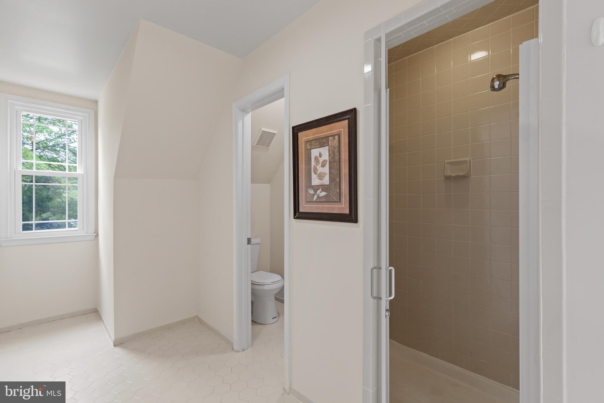 12209 Bayswater Road Gaithersburg, MD 20878 - Photo 29 of 53 Shower