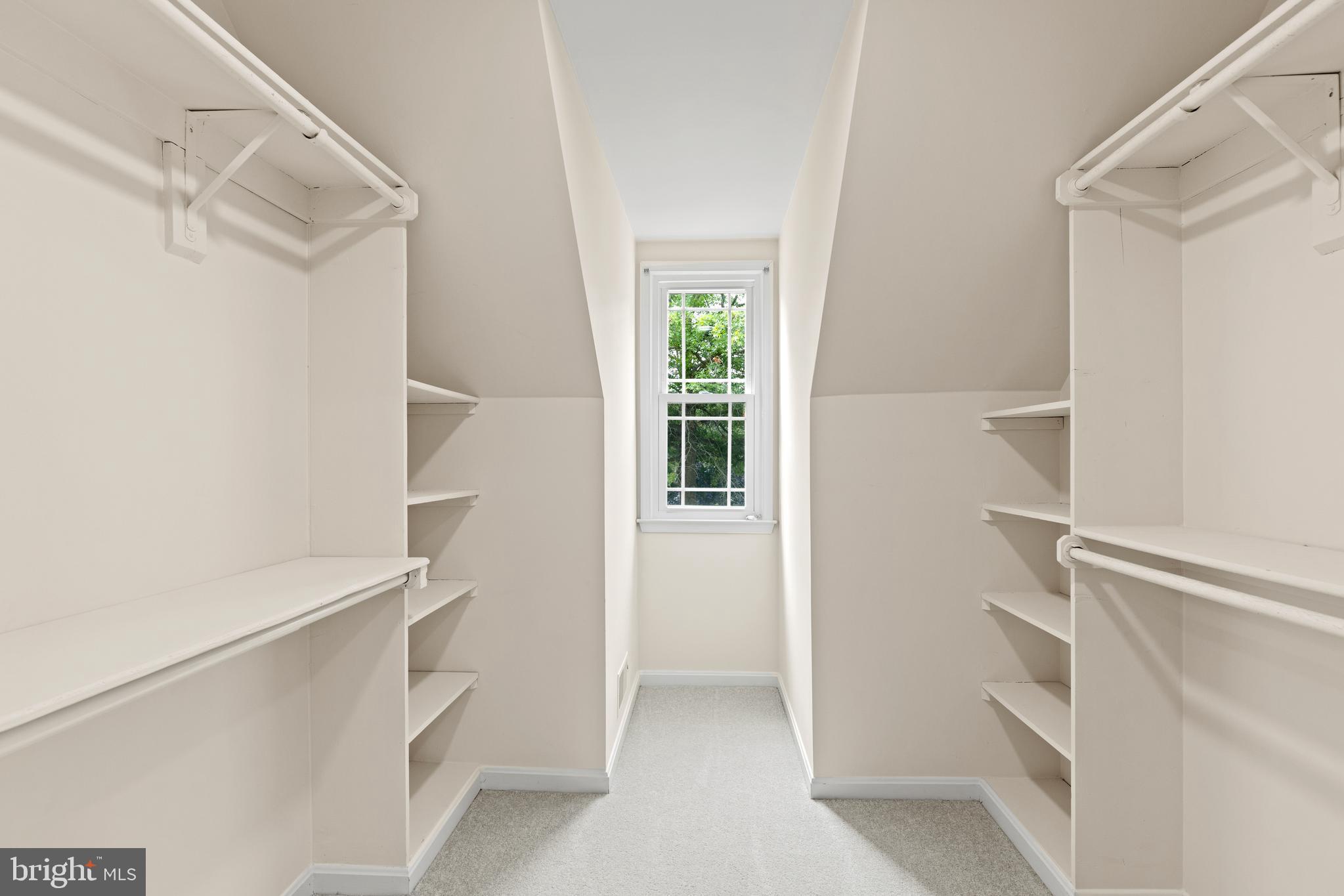 12209 Bayswater Road Gaithersburg, MD 20878 - Photo 30 of 53 Walk-in closet