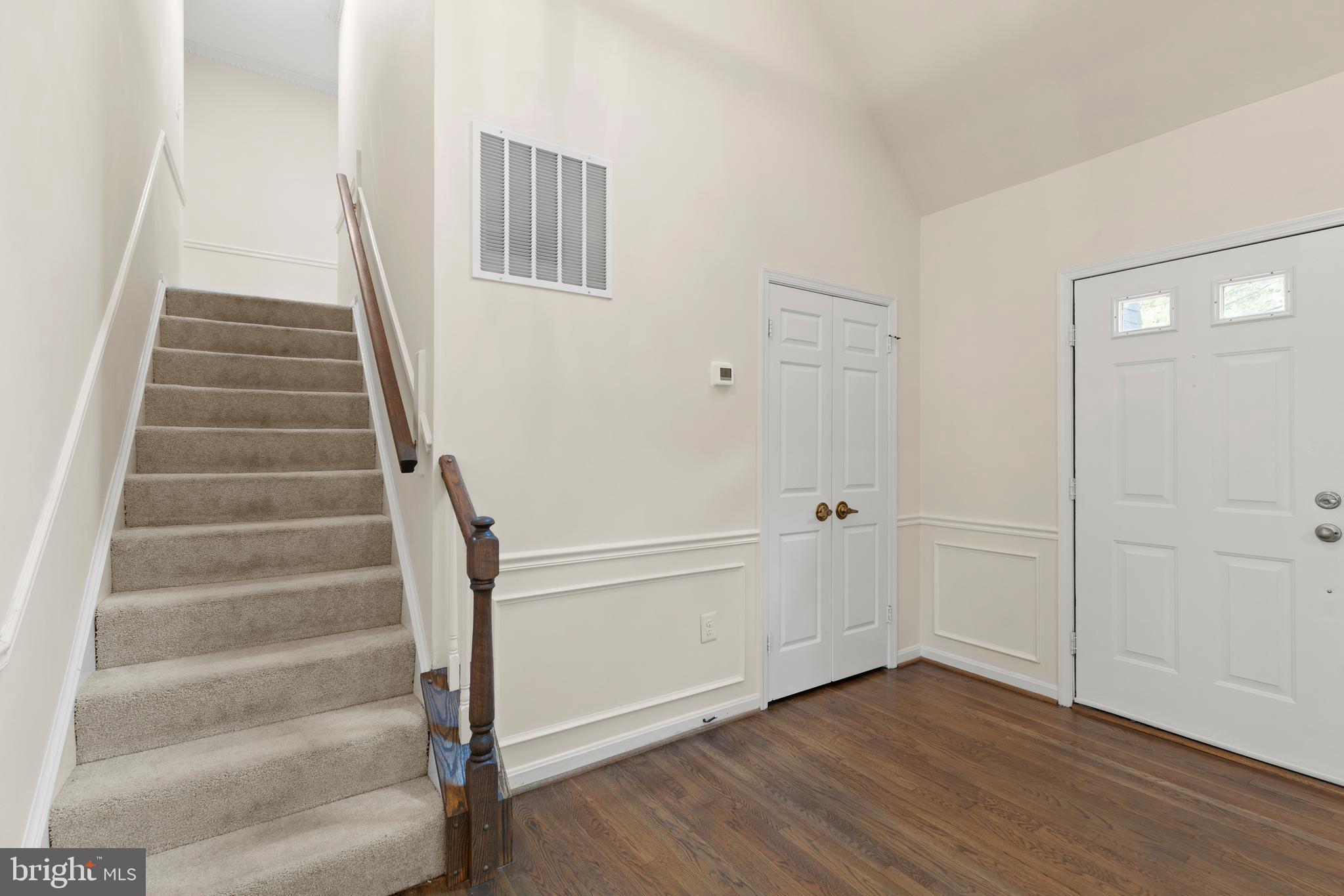 12209 Bayswater Road Gaithersburg, MD 20878 - Photo 4 of 53 Entry foyer