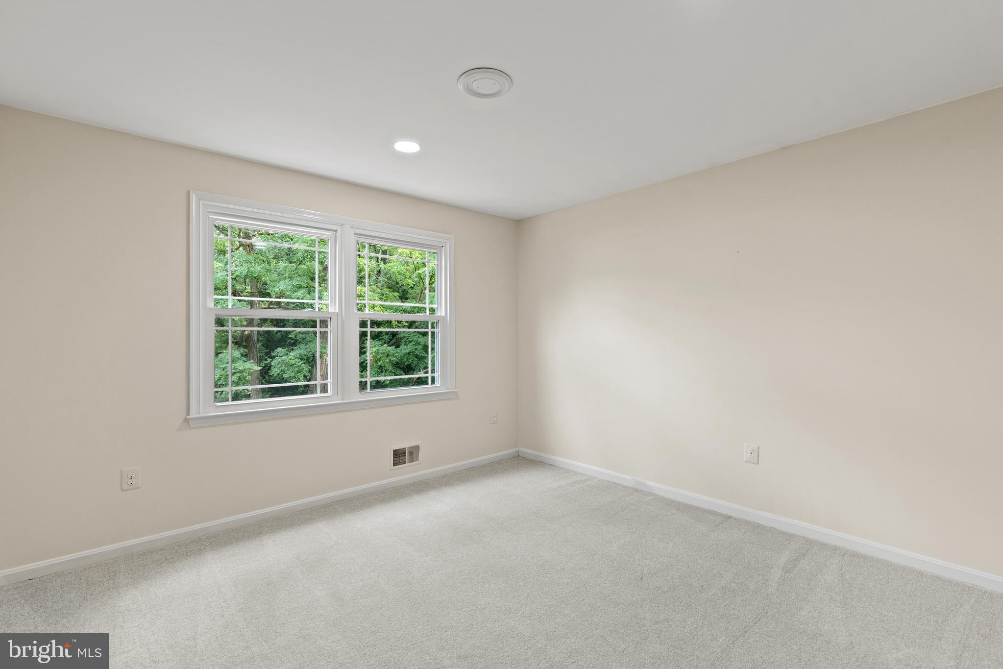 12209 Bayswater Road Gaithersburg, MD 20878 - Photo 38 of 53 Upper level bedroom #5