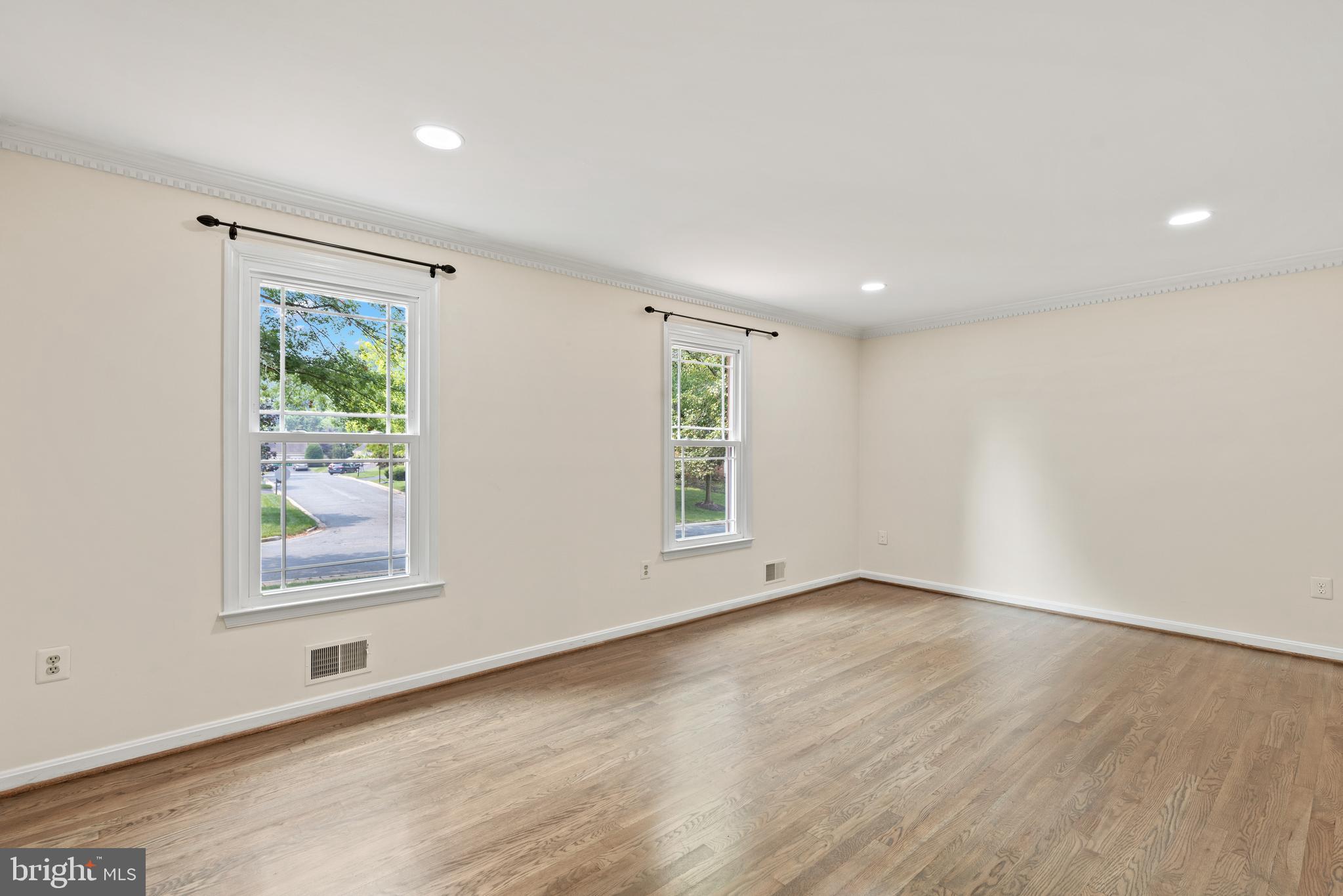12209 Bayswater Road Gaithersburg, MD 20878 - Photo 7 of 53 New windows replaced in 2019