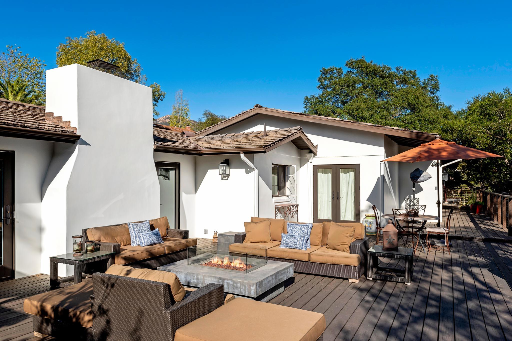 2136 Foothill Lane Santa Barbara, CA 93105 - Photo 14 of 21 Rear Deck