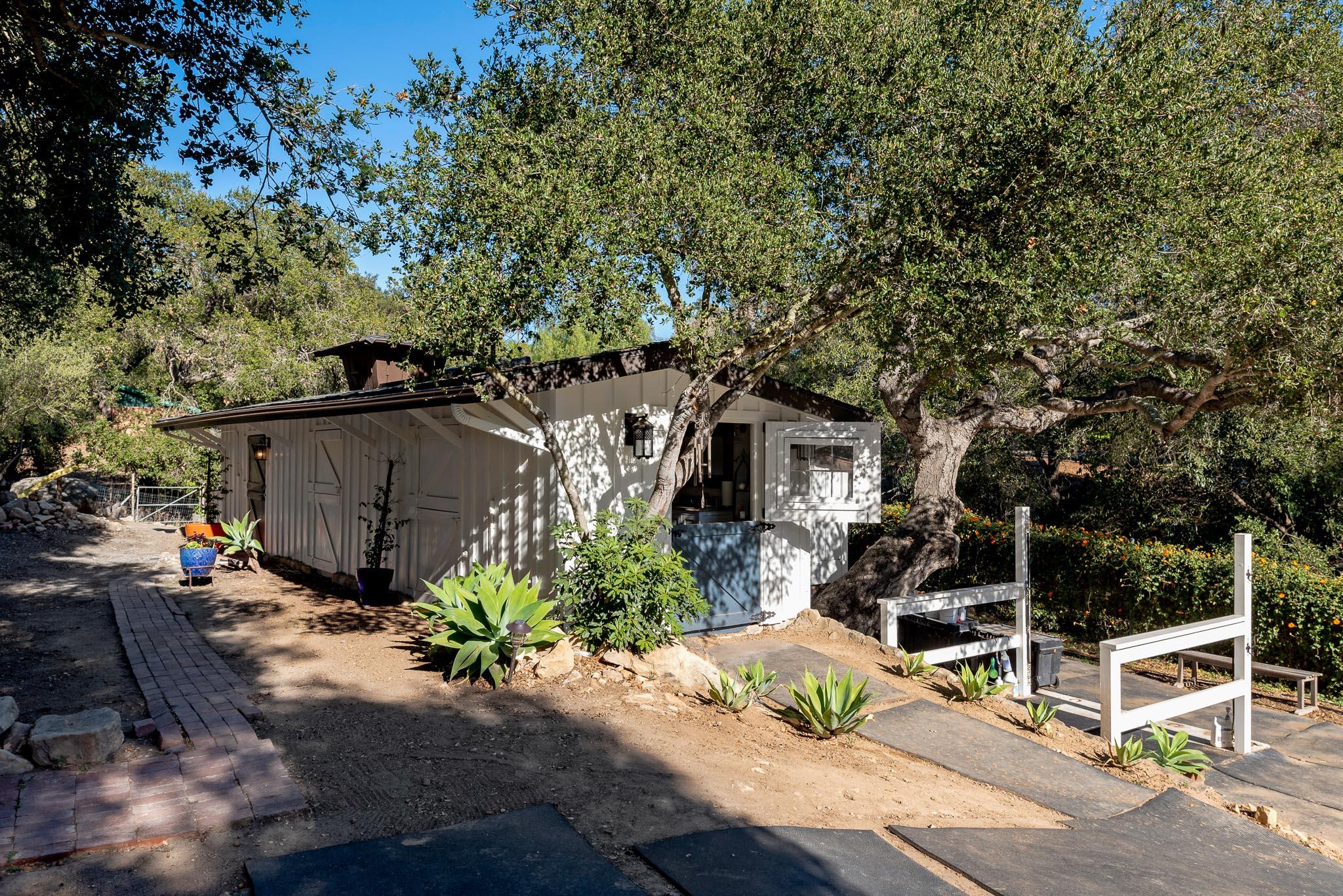 2136 Foothill Lane Santa Barbara, CA 93105 - Photo 15 of 21 Guest House