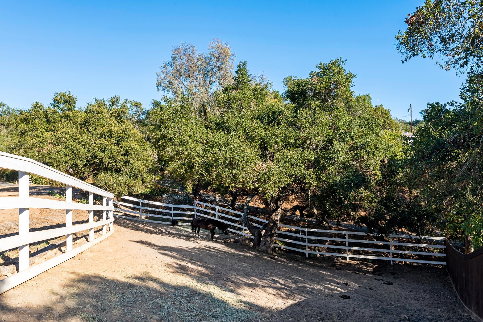 2136 Foothill Lane Santa Barbara, CA 93105 - Photo 18 of 21 Equestrian Area