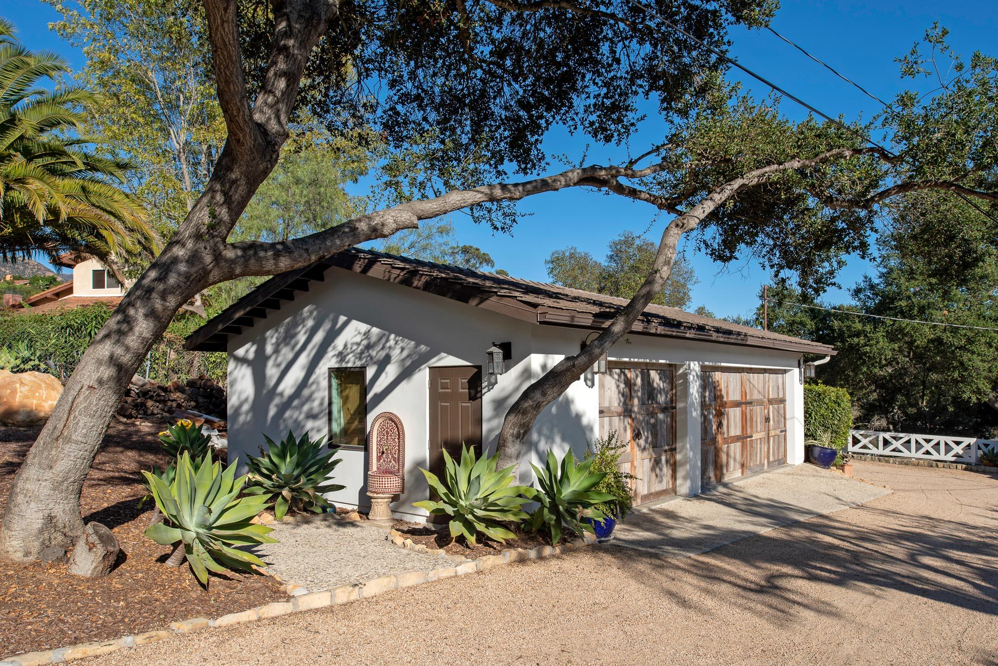 2136 Foothill Lane Santa Barbara, CA 93105 - Photo 19 of 21 Three Car Garage