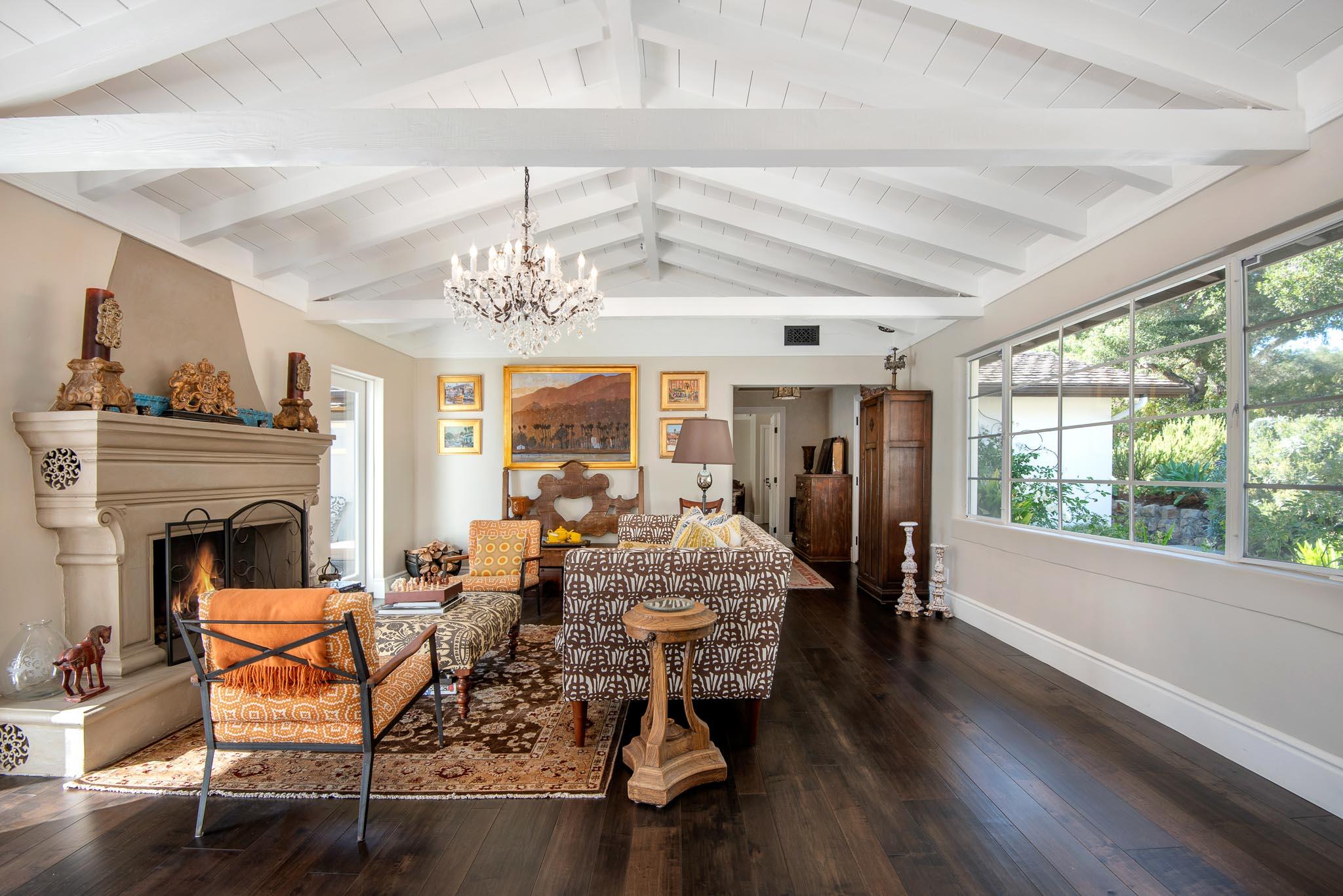 2136 Foothill Lane Santa Barbara, CA 93105 - Photo 6 of 21 Living Room