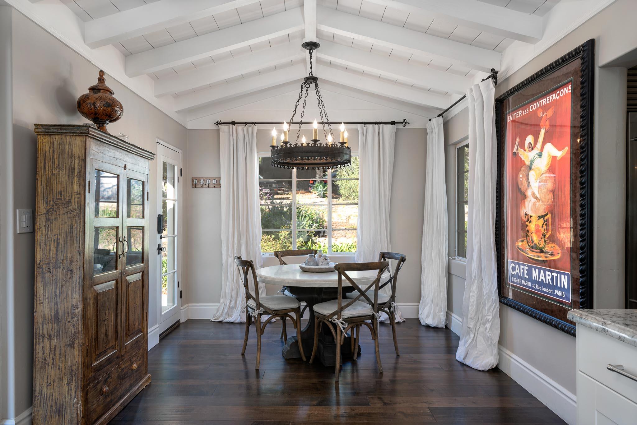 2136 Foothill Lane Santa Barbara, CA 93105 - Photo 9 of 21 Dining Room