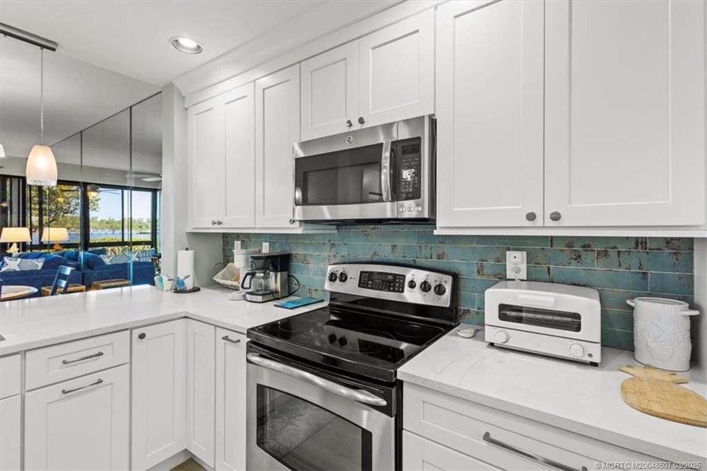 6082 Southeast Landing Way, Unit 7 Stuart, FL 34997 - Photo 7 of 36 Kitchen