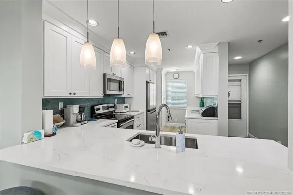 $3,000 | 6082 Southeast Landing Way, Unit 7, Stuart, FL 34997