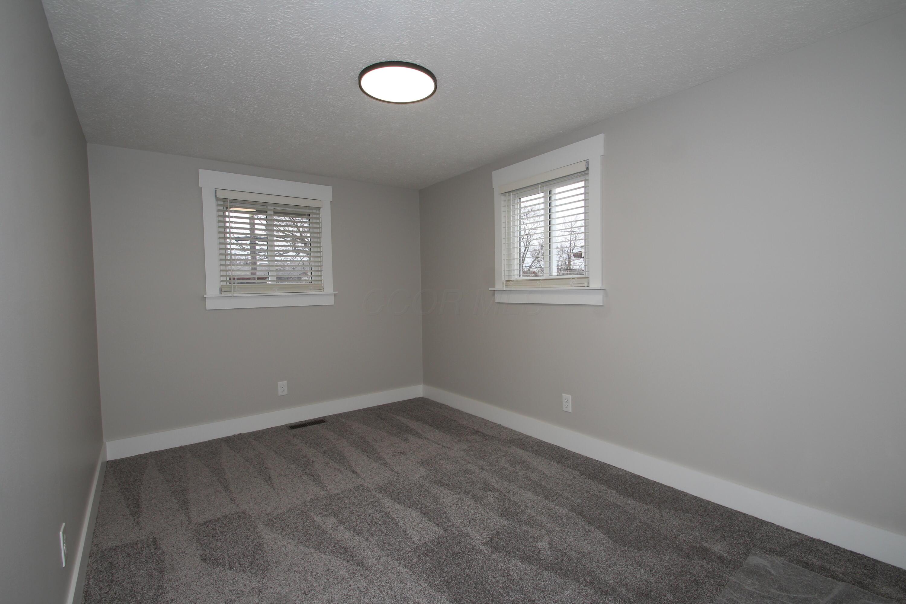 4003 Lynward Road Columbus, OH 43228 - Photo 12 of 43 1000035656