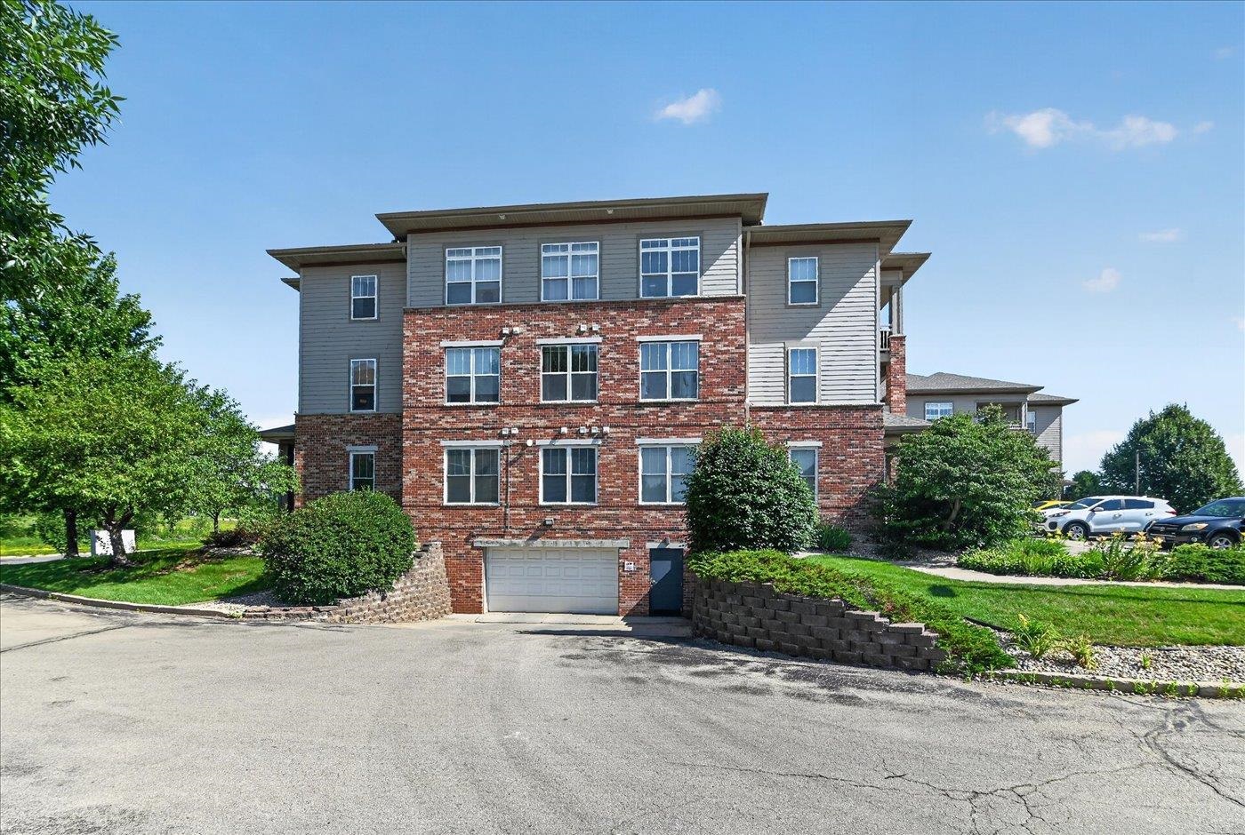 141 Metro Terrace, Unit 203 Madison, WI 53718 - Photo 7 of 48