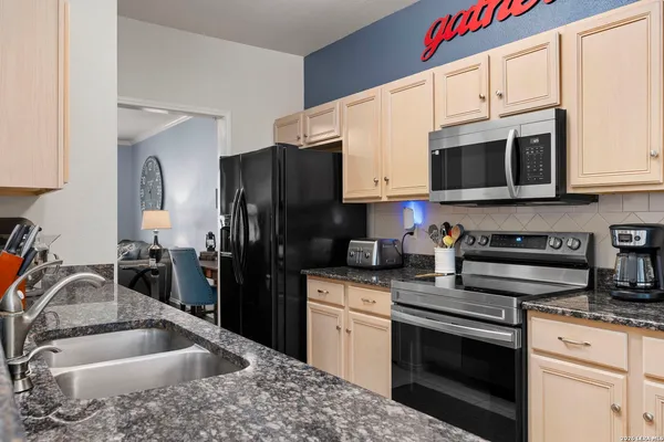 $1,750 | 7119 Snowden Crest, San Antonio, TX 78240