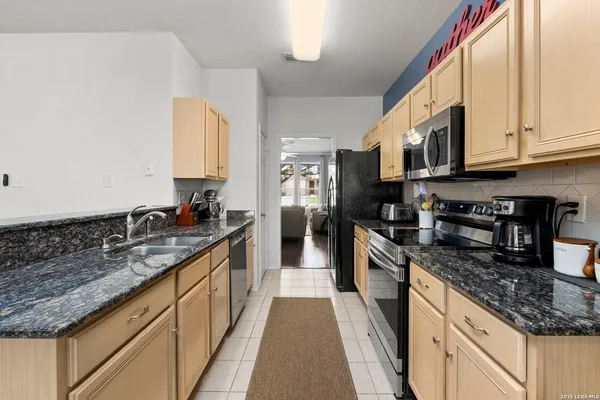 $1,750 | 7119 Snowden Crest, San Antonio, TX 78240