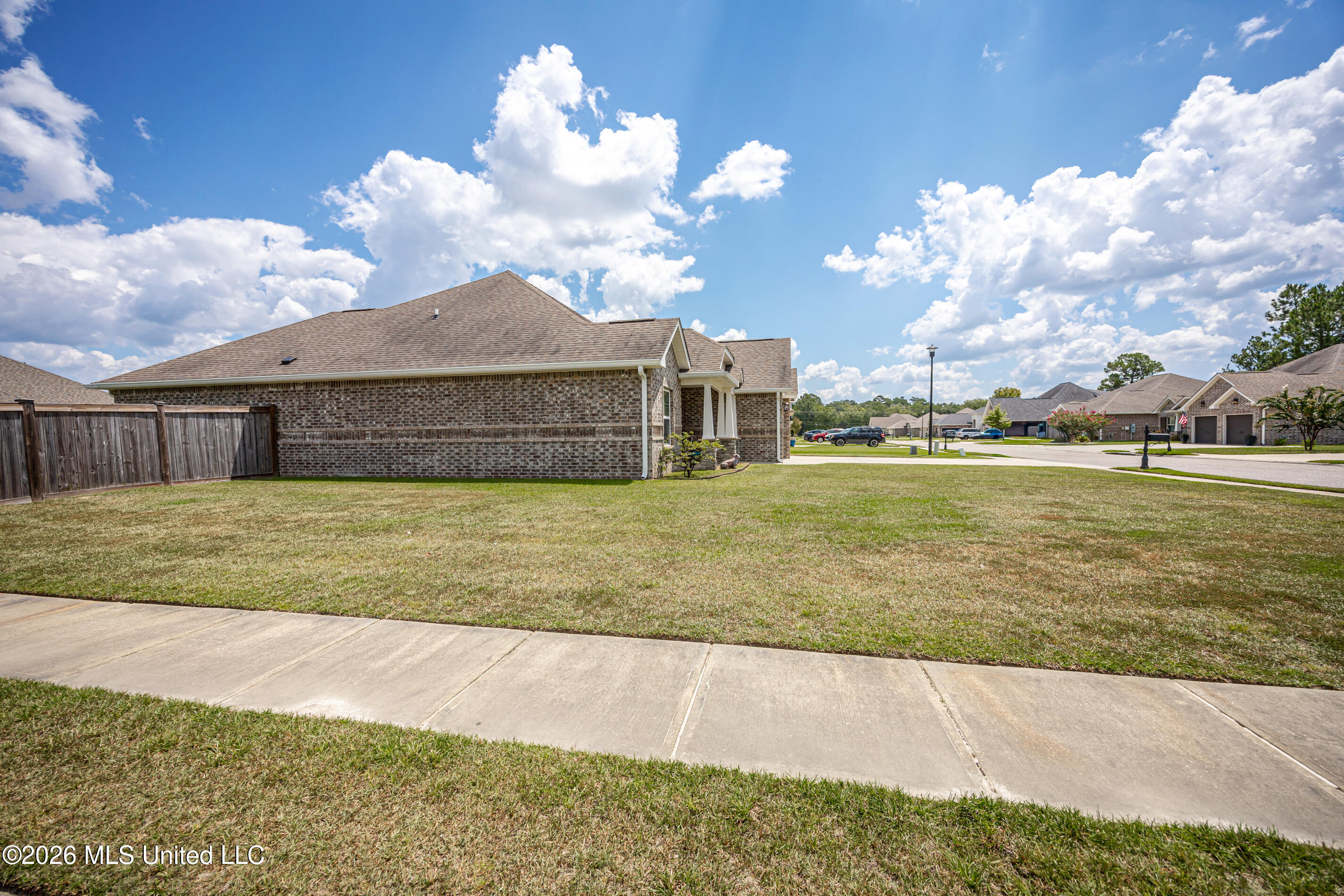 3032 Rue Michelle D'Iberville, MS 39540 - Photo 6 of 67 IMG_8539