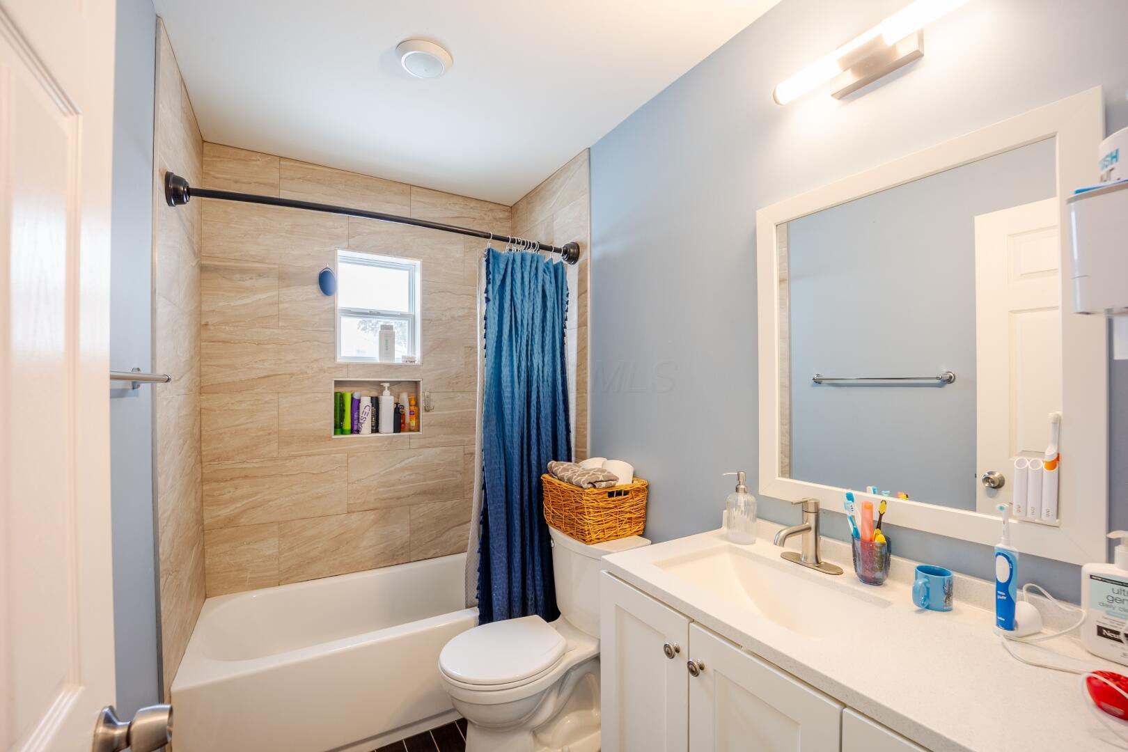 6458 Faircrest Road Columbus, OH 43229 - Photo 13 of 40 R6__4942-HDR (Large)