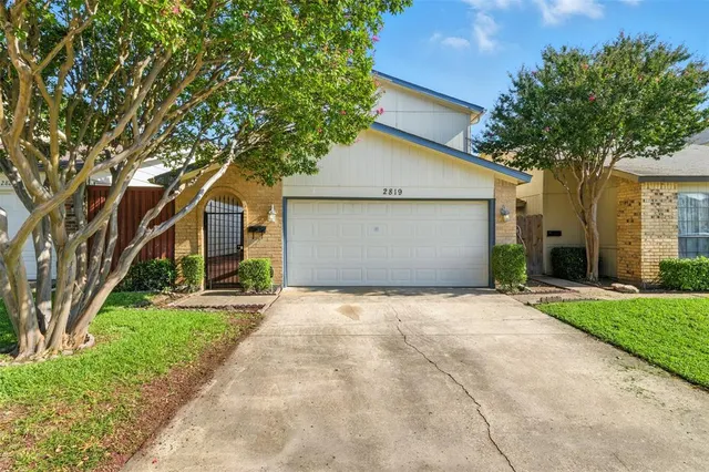 $285,000 | 2819 Capella Circle, Garland, TX 75044