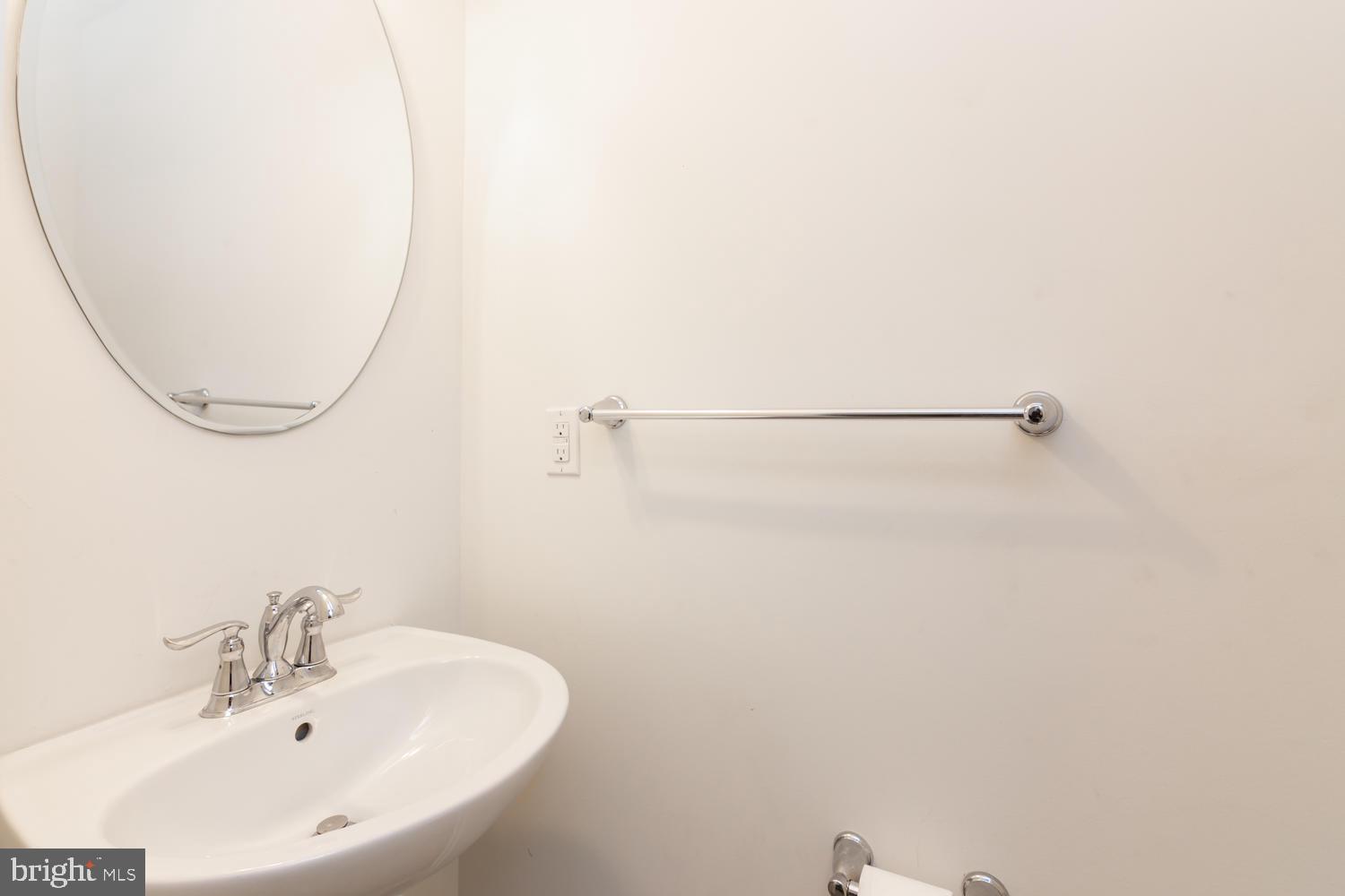 618 Barrie Road Middletown, DE 19709 - Photo 18 of 27 Powder Room