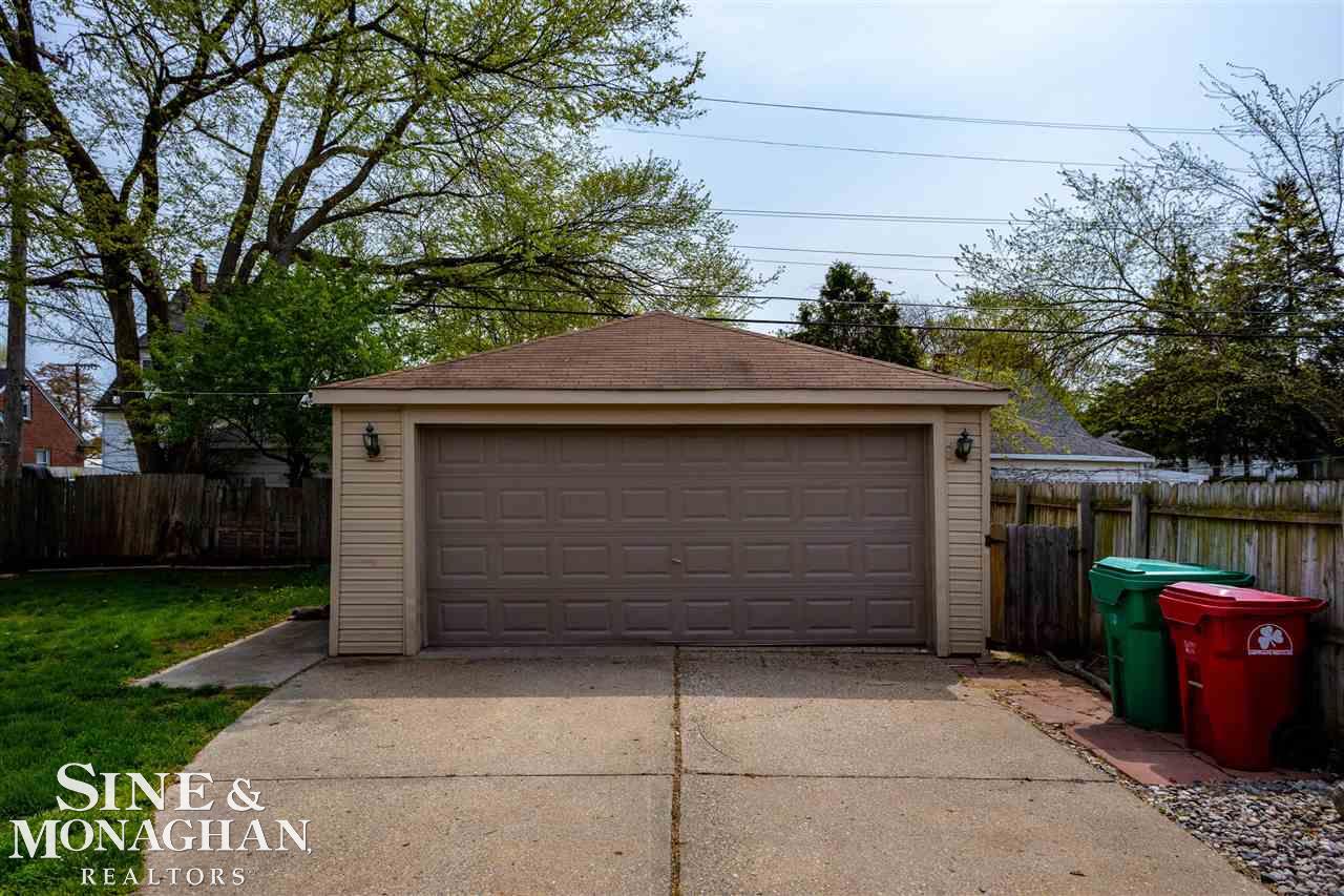 22152 Hayes Avenue Eastpointe, MI 48021 - Photo 34 of 44
